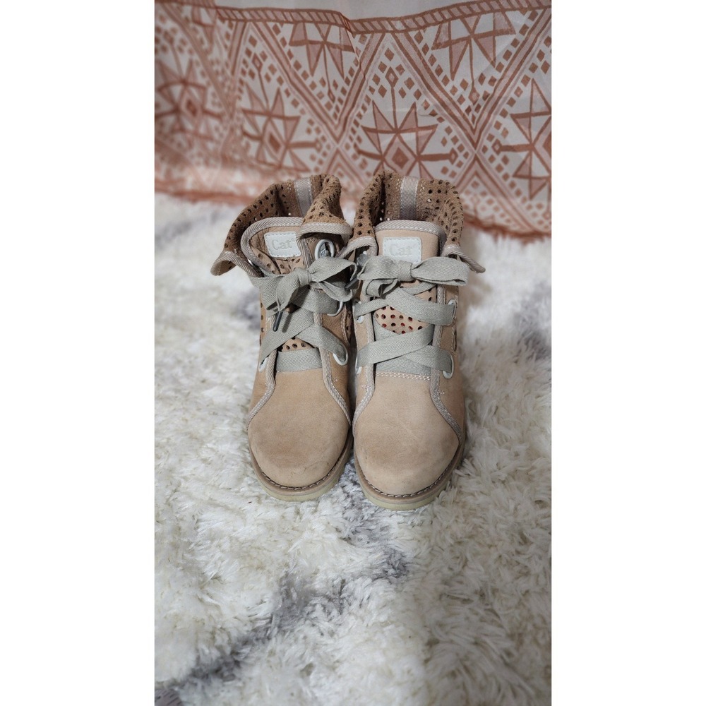 RARE‎ CAT Women's Perforated Leather Boots Beige Lace Up Ankle Booties Size 6